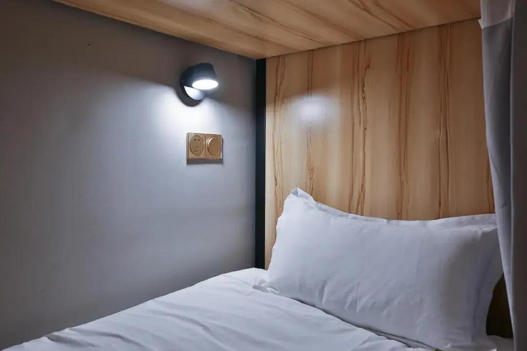 Pengpai Art Youth Hotel Shanghai