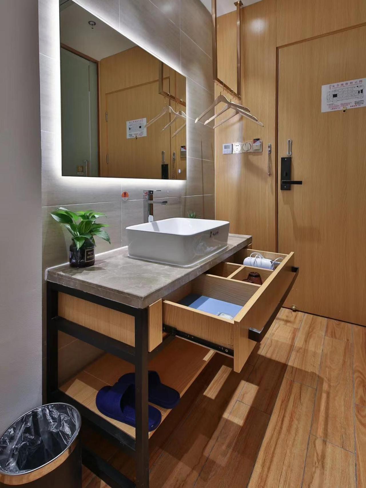 Hotel Pengpai Art Youth