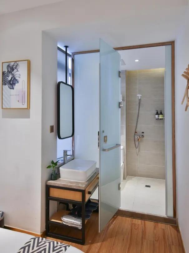 Pengpai Art Youth Hotel Shanghai